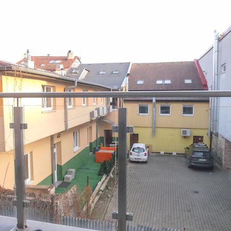 Premium City Centre Bedrooms Prešov Exterior foto