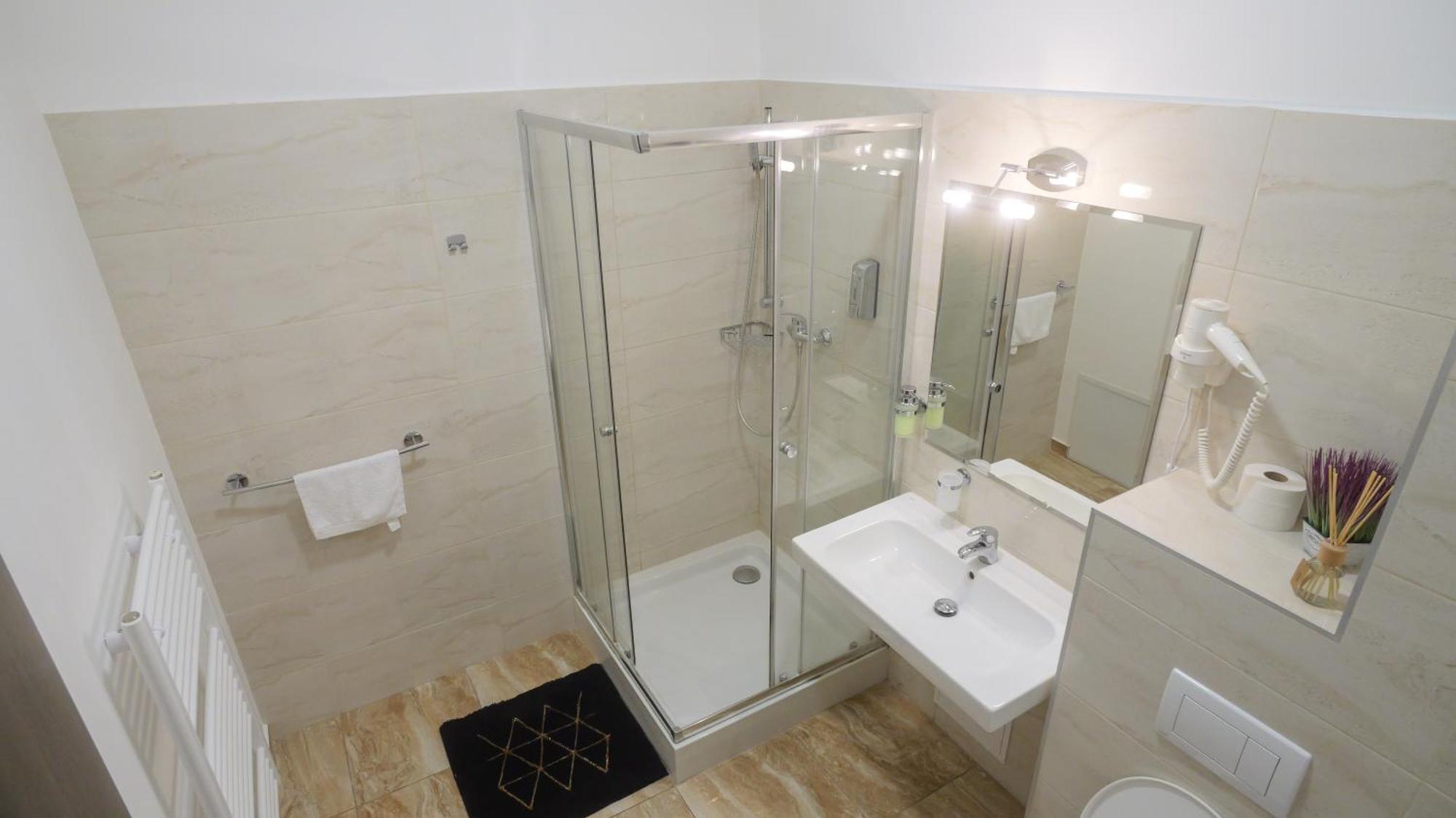Premium City Centre Bedrooms Prešov Exterior foto